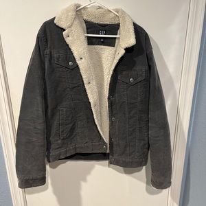 Courdoury Sherpa jacket from GAP. Lightly used and in excellent condition.